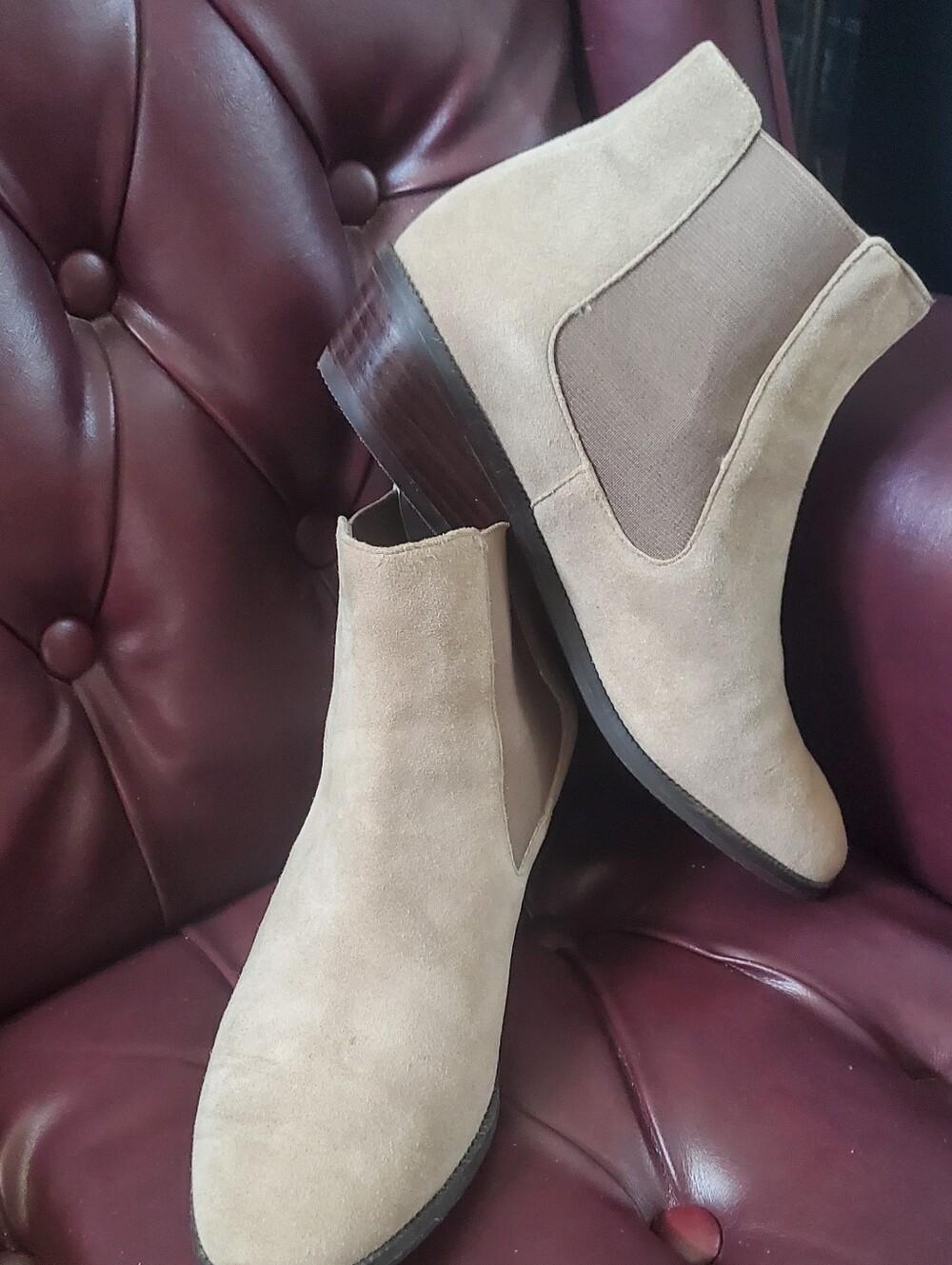 14th & Union Women's Genuine Leather Suede Chelsea Ankle Booties 8.5